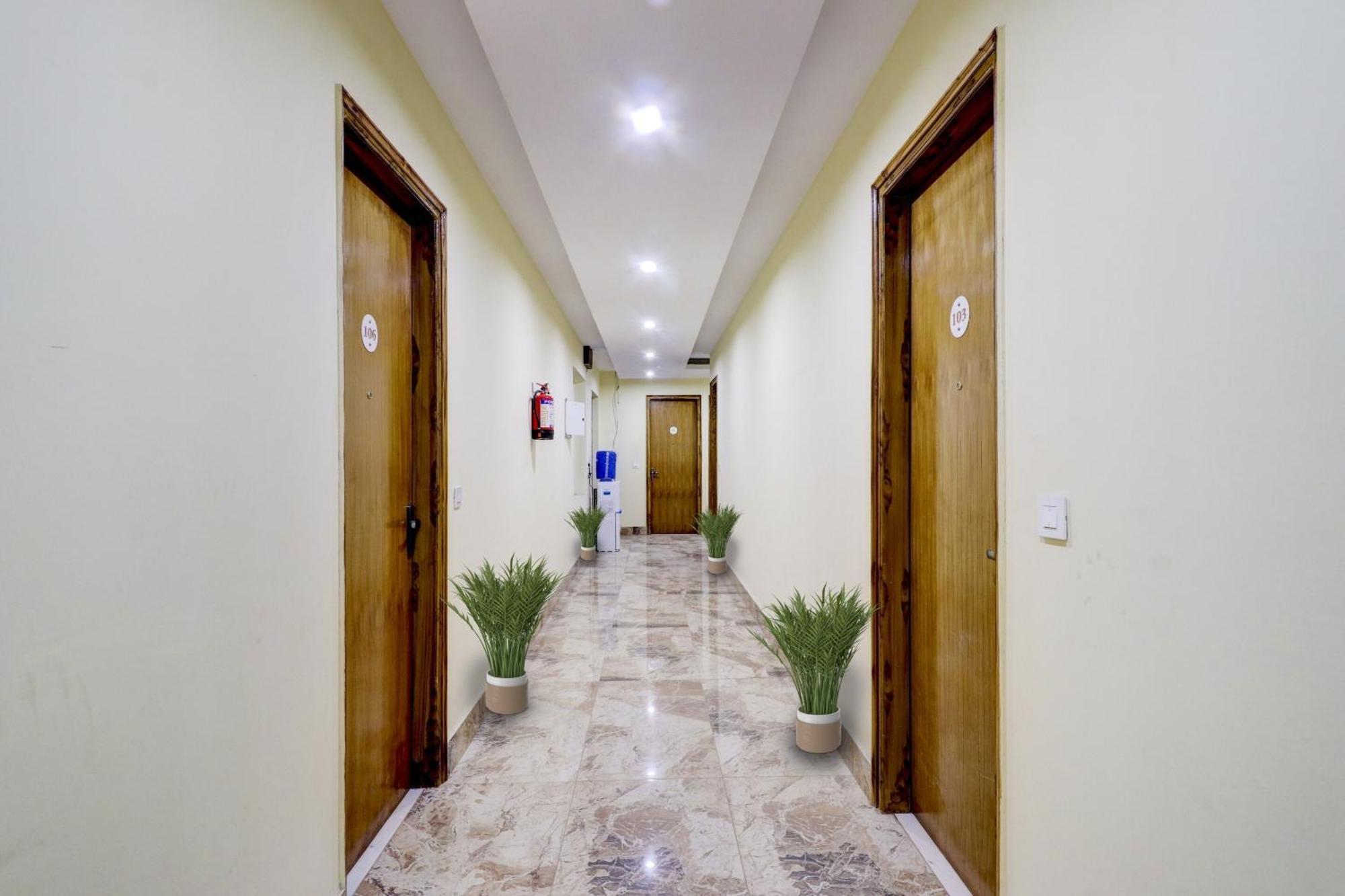Super Capital O Crestwood Inn دهرادون المظهر الخارجي الصورة